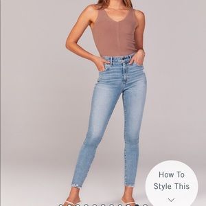 Abercrombie High Rise Skinny Jean 2s / 26S